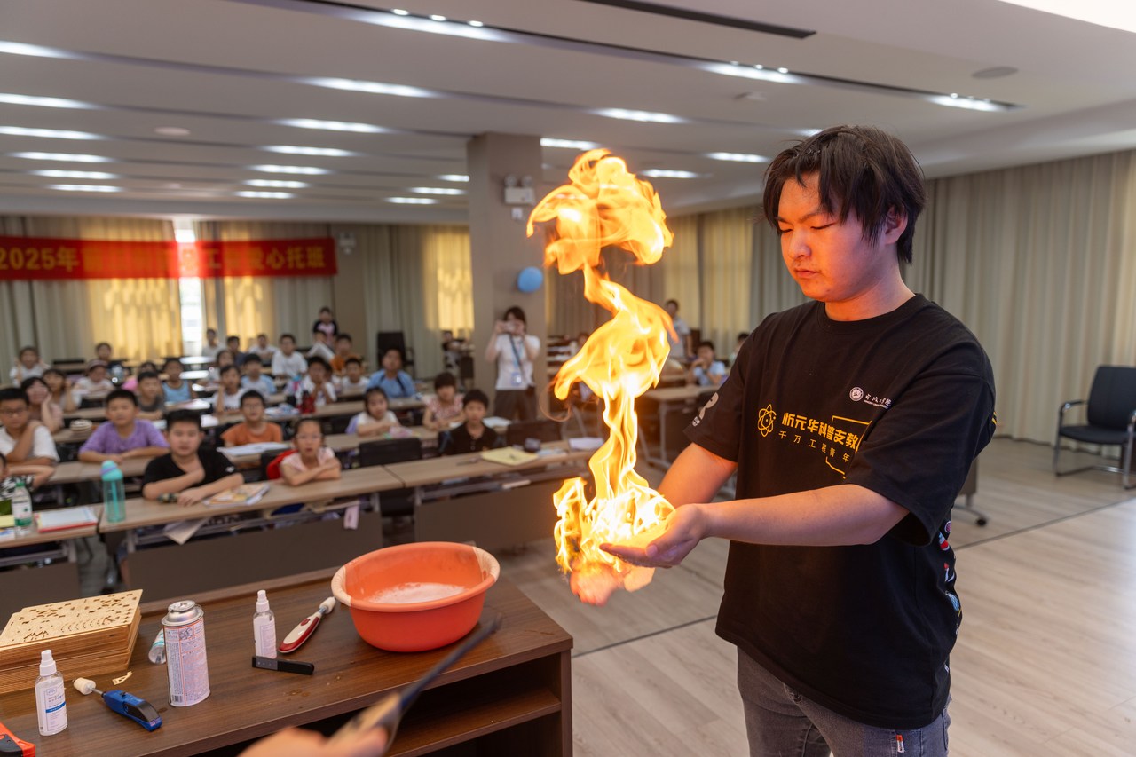 21752557714_.pic_hd.jpg 21752557714_.pic_hd.jpg