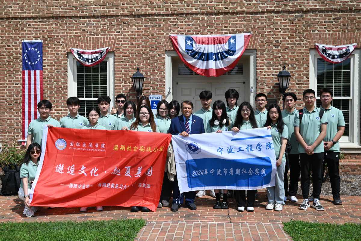国交学院甬派图片3.jpg 国交学院甬派图片3.jpg